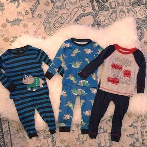 3 boys pajamas sets size 18Months